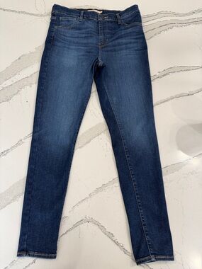 Levi’s 720 High Rise Super Skinny Jeans Size 29 Medium Wash Stretch